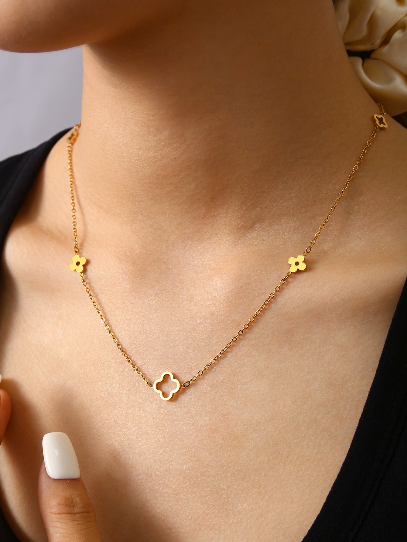 Dainty hollow out four leaf flower stainless steel necklace