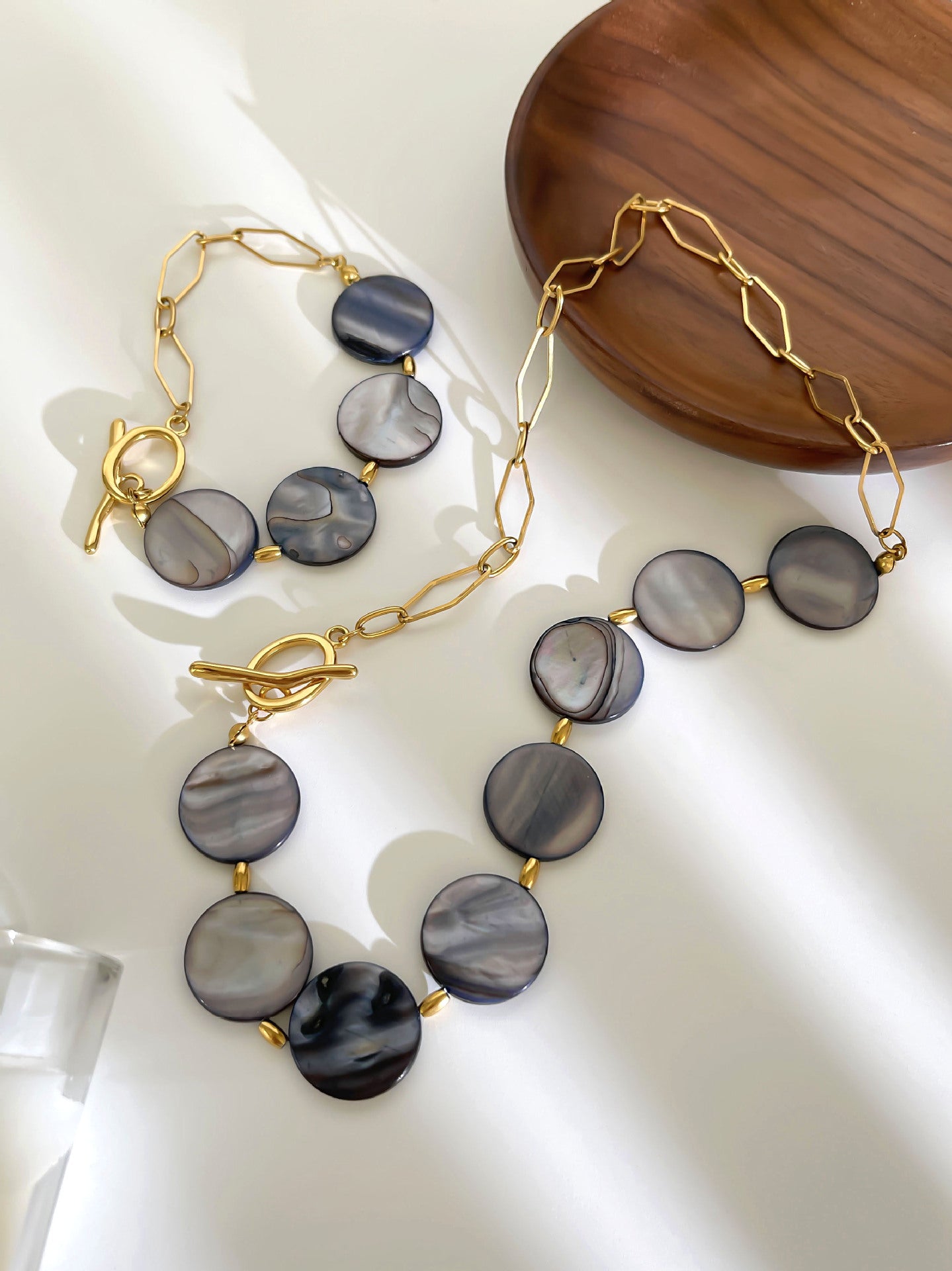 Vintage round shape black shell stainless steel necklace bracelet suit