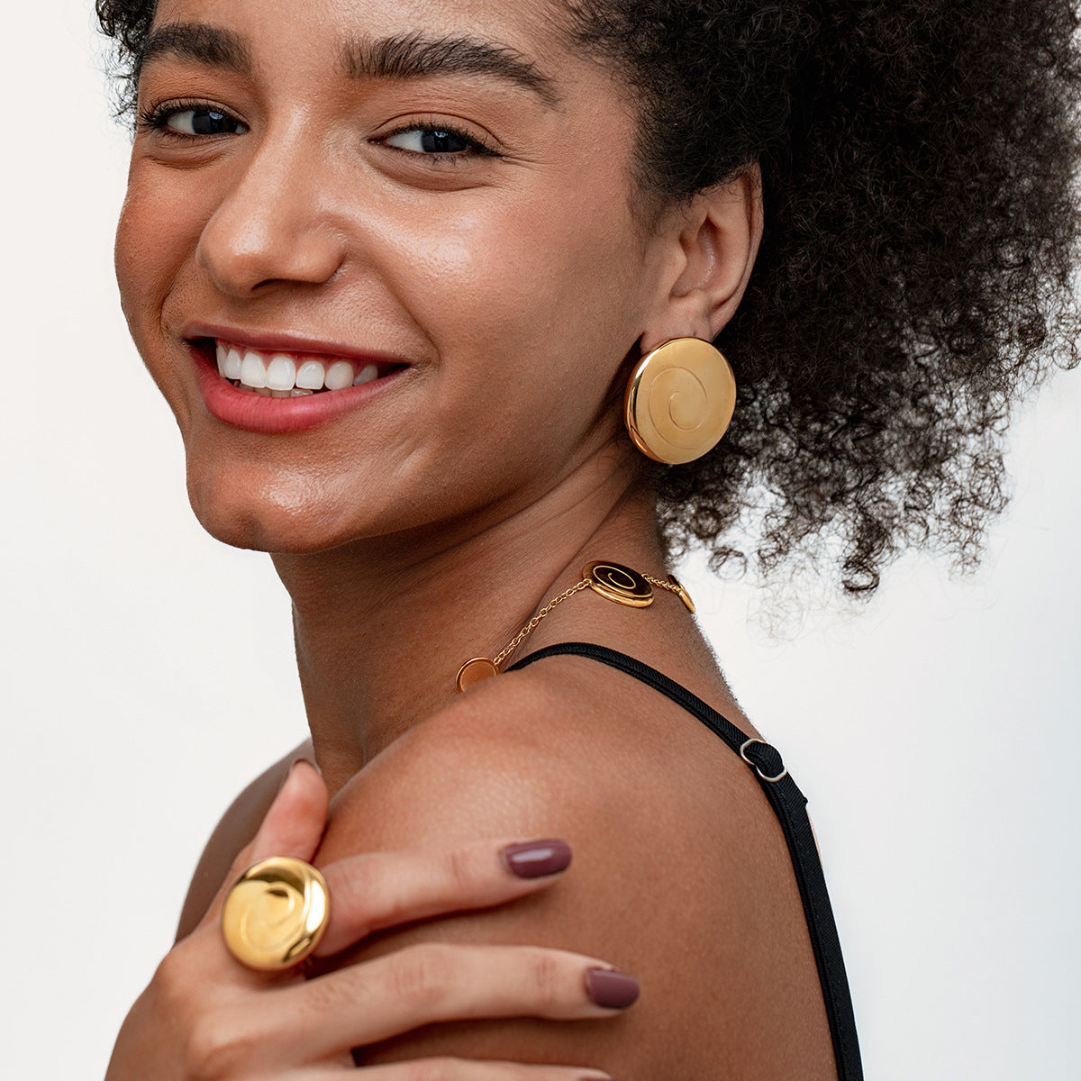 Concise easy match geometric round piece stainless steel necklace set