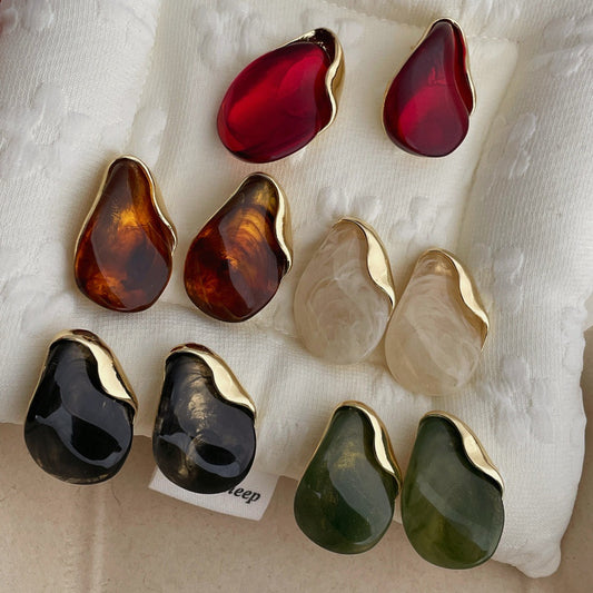 Elegant Amber Resin Earrings Women's Light Luxury Metal Stitching Earrings