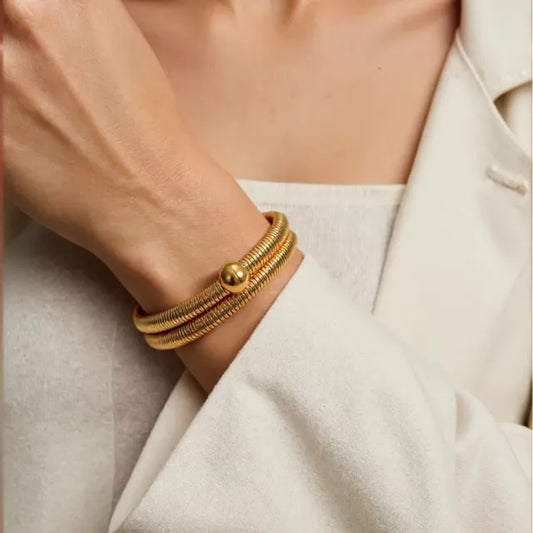 Magnetic buckle stainless steel bangle